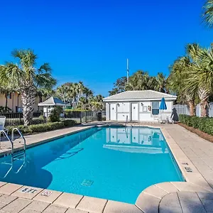  Holiday home Emerald Shores